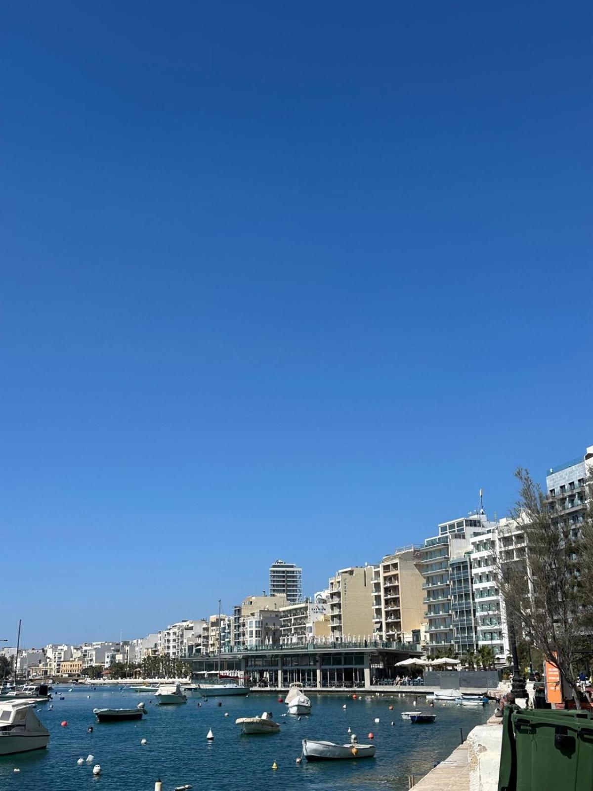 Modern Sliema Apartment Near Sea Bagian luar foto